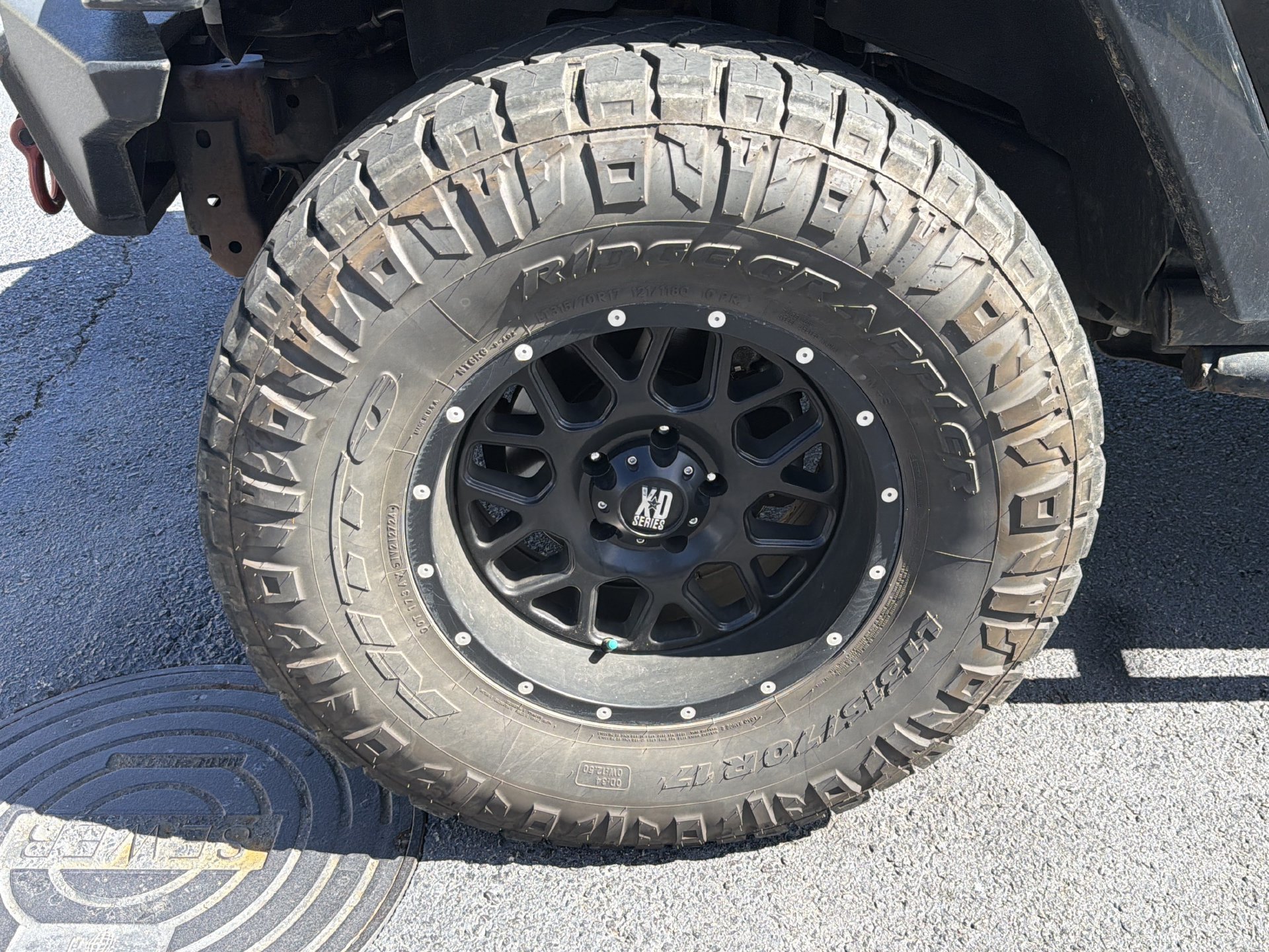Used 2015 Jeep Wrangler Unlimited Sahara w/ Connectivity Group AWD/4WD image 15