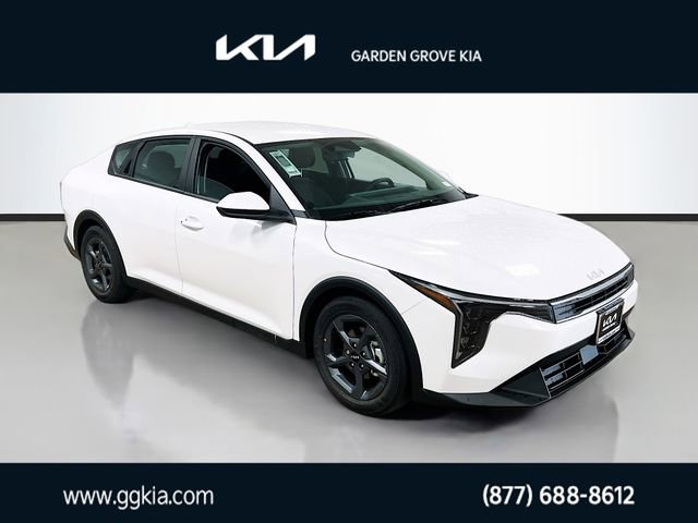 New 2025 Kia K4 LXS