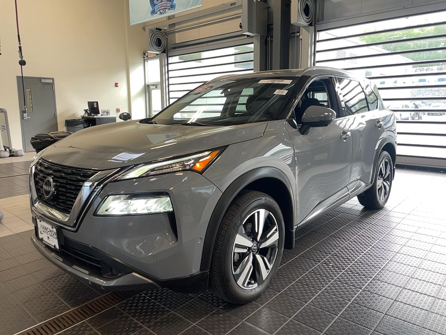 Used 2023 Nissan Rogue SL w/ SL Premium Package AWD/4WD image 2