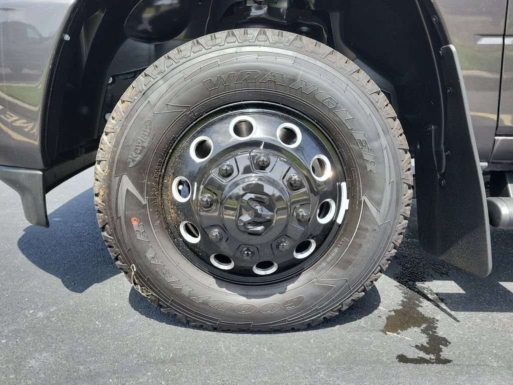 New 2026 RAM 3500 Big Horn AWD/4WD image 9