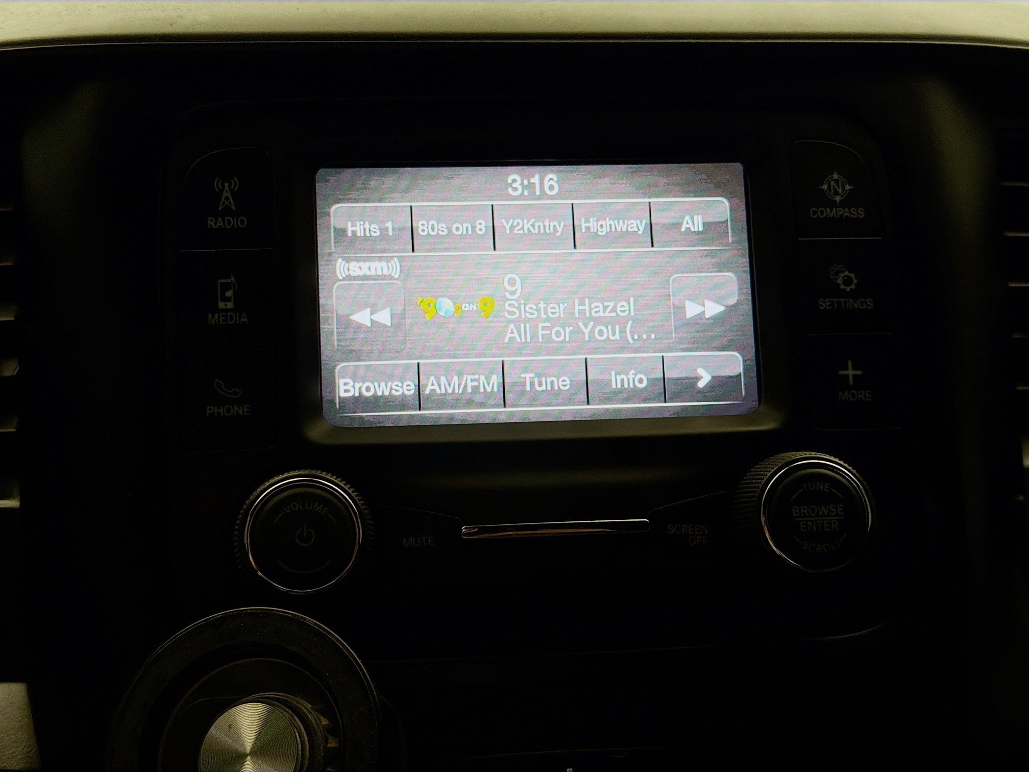 Used 2024 RAM 2500 Tradesman w/ Chrome Appearance Group image 9