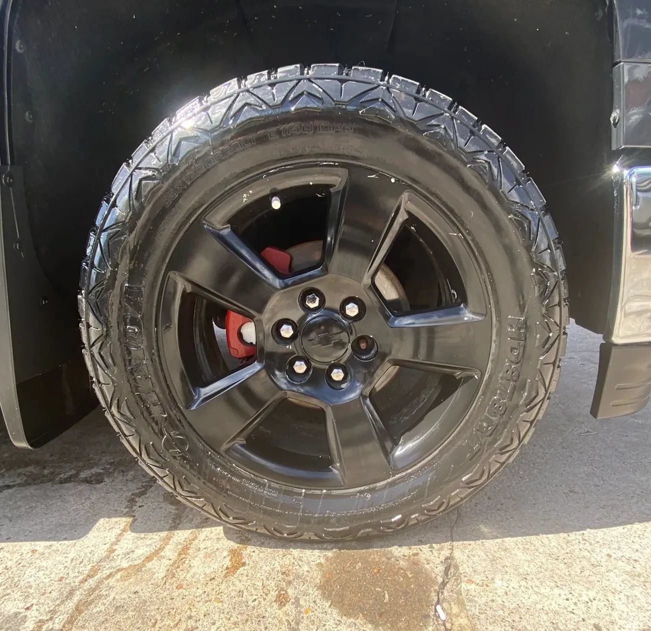 Used 2015 Chevrolet Silverado 1500 LTZ w/ LTZ Plus Package AWD/4WD image 23