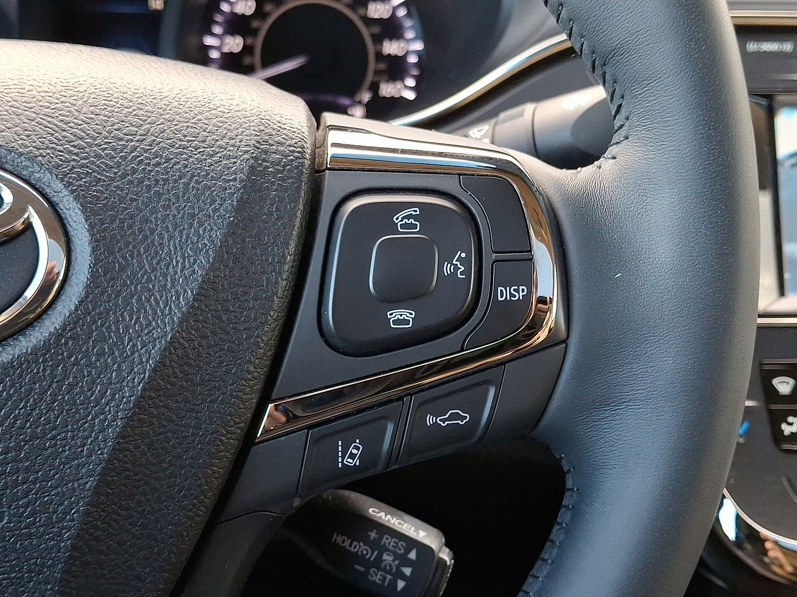 Used 2016 Toyota Avalon Limited image 30