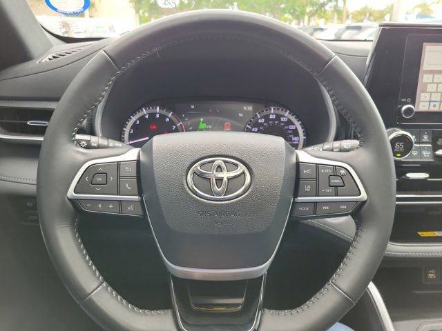 Used 2023 Toyota Highlander XSE AWD/4WD image 21