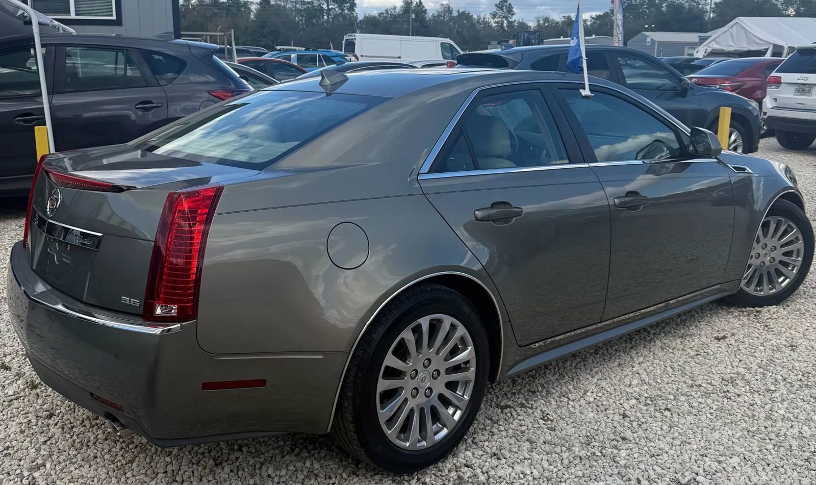 Used 2011 Cadillac CTS Premium image 4