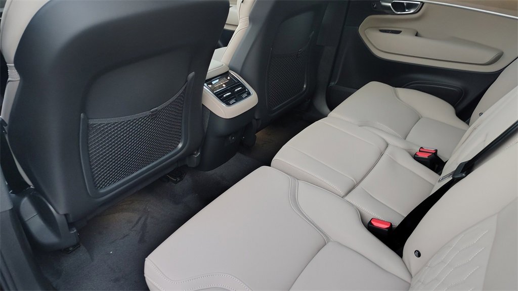 New 2026 Volvo XC90 B5 Plus image 26