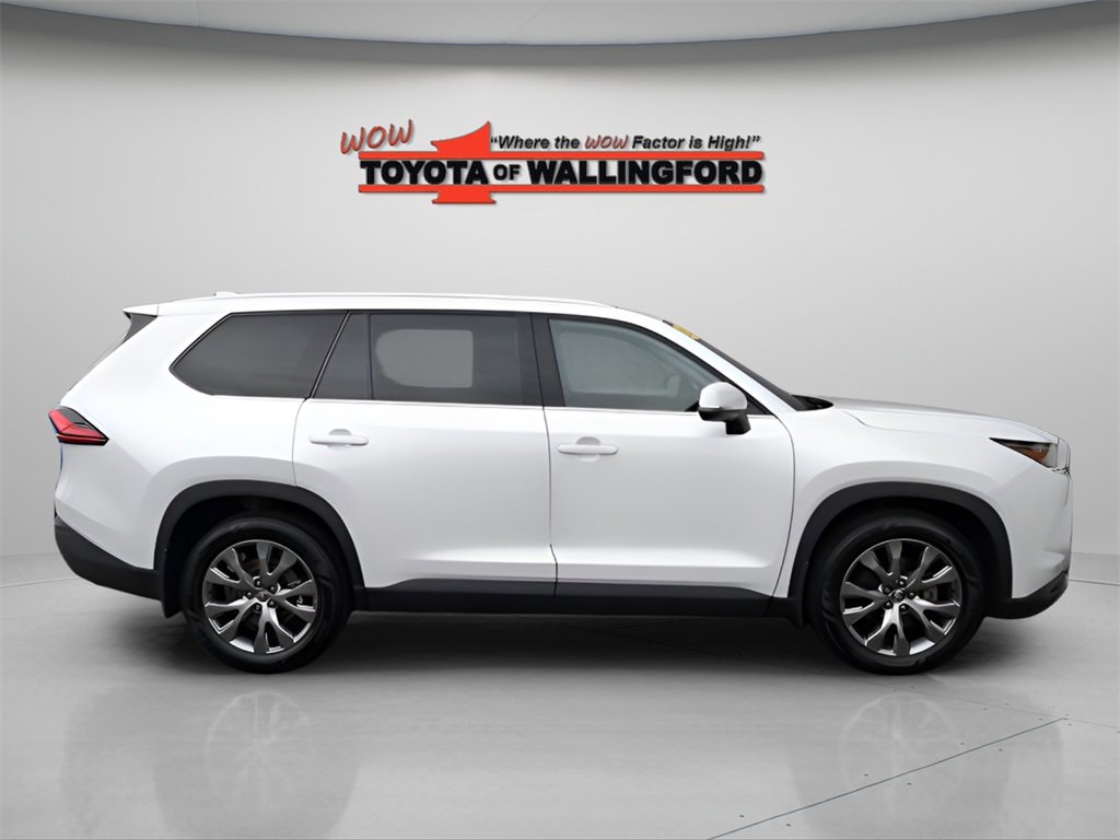 Used 2024 Toyota Grand Highlander Limited image 7