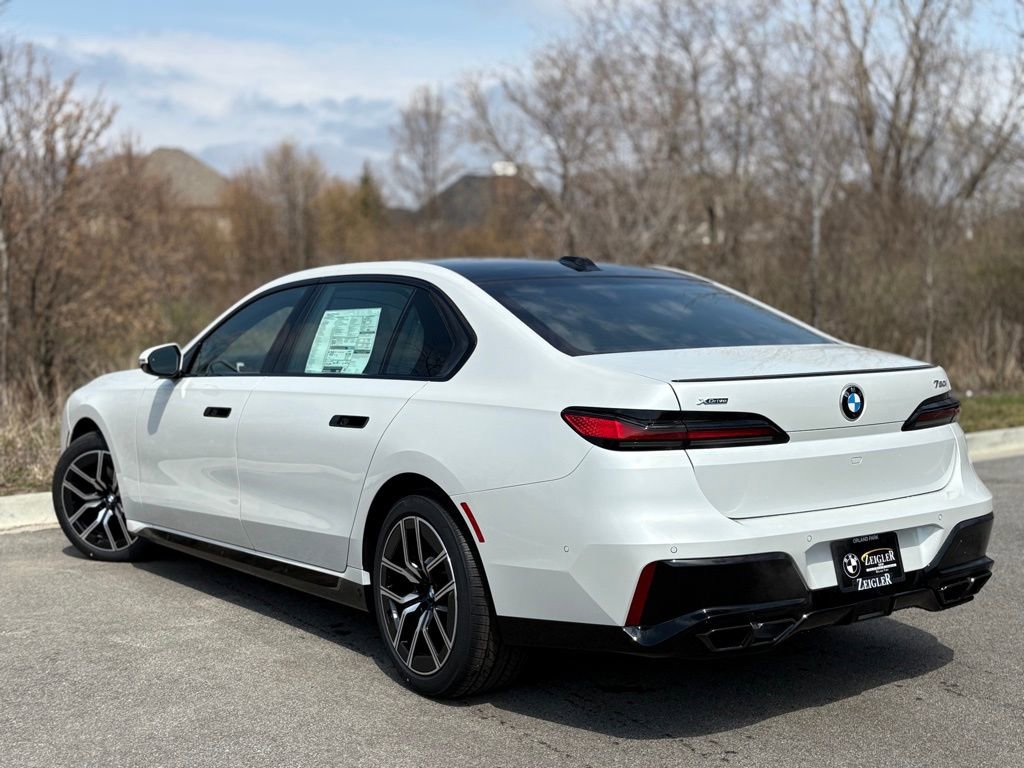 Certified 2025 BMW 760i xDrive w/ Executive Package image 4