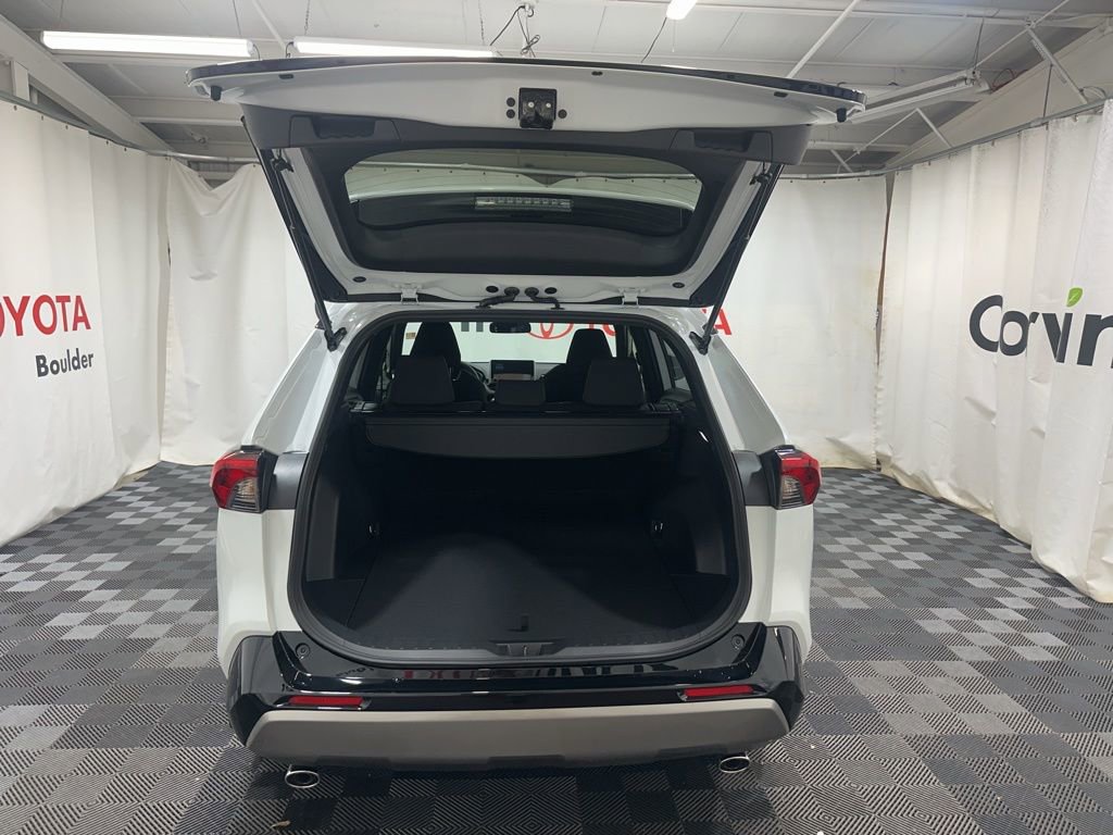 Used 2025 Toyota RAV4 SE image 15