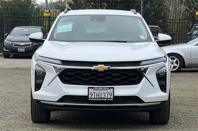 Used 2025 Chevrolet Trax LT w/ LT Convenience Package image 12