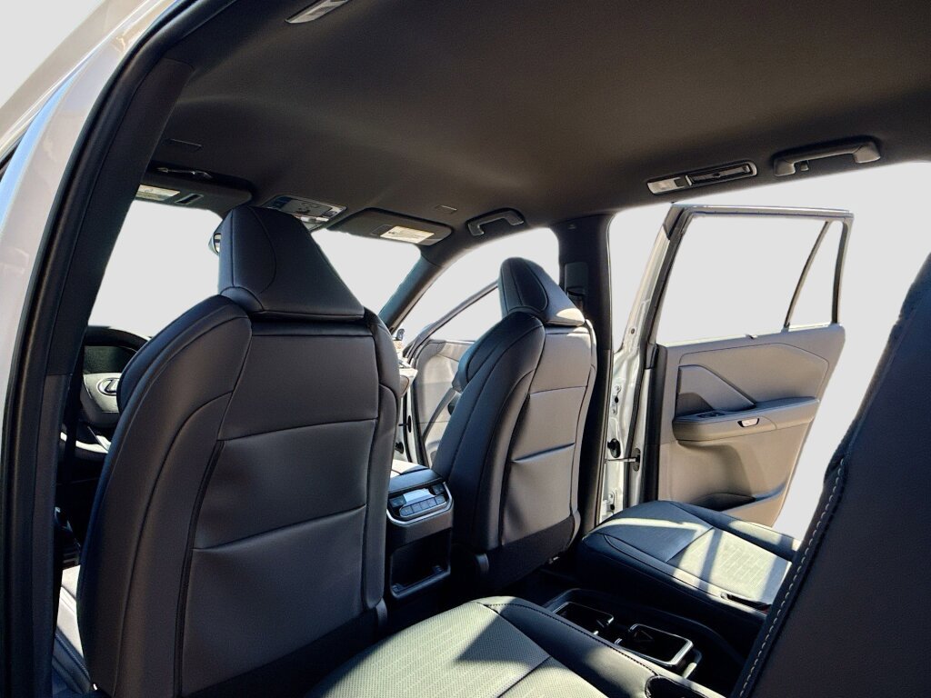 New 2026 Lexus TX 500h AWD image 6