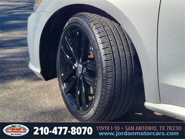 Used 2018 Volkswagen Passat 2.0T SE image 33