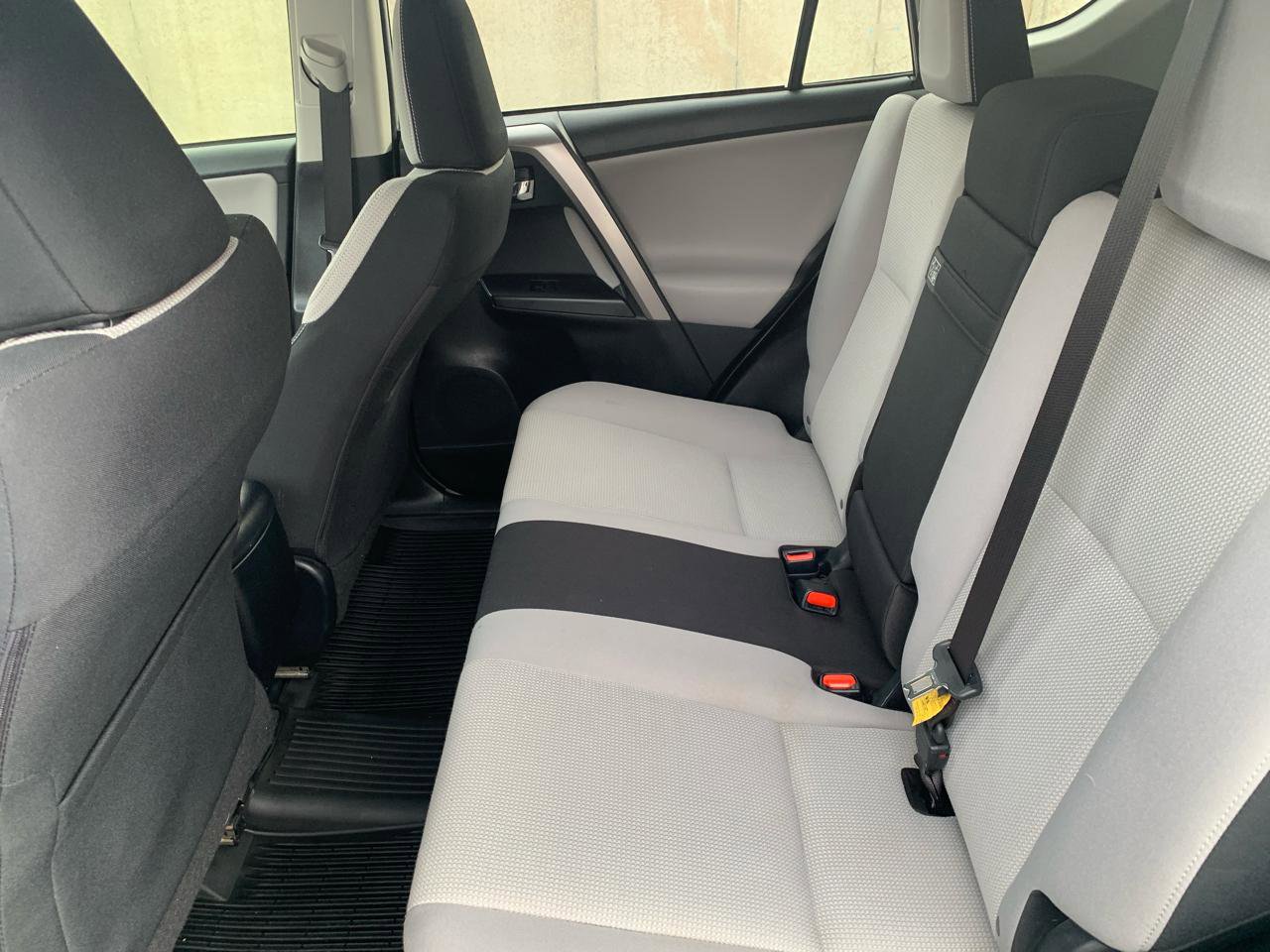 Used 2017 Toyota RAV4 XLE image 10