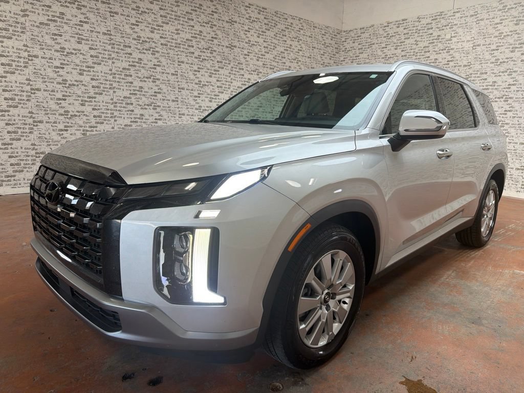 Used 2024 Hyundai Palisade SEL FWD image 3