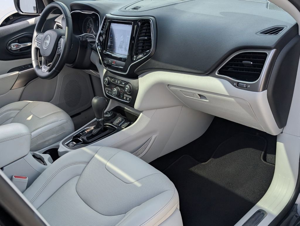 Used 2019 Jeep Cherokee Limited image 18