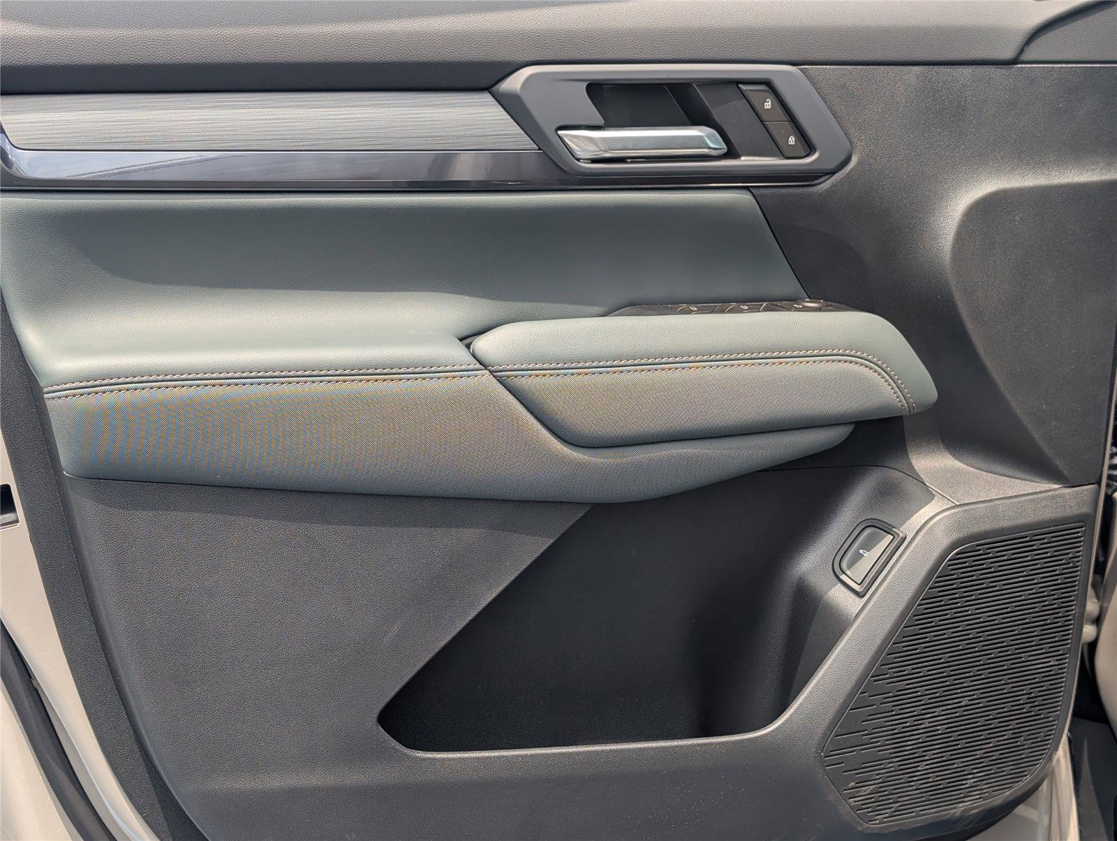 New 2026 GMC Terrain AT4 AWD/4WD image 11