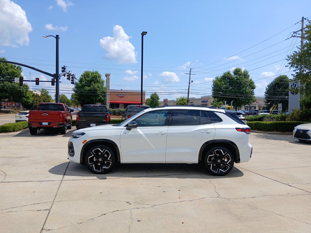 New 2026 Volkswagen Tiguan SE R-Line FWD image 4