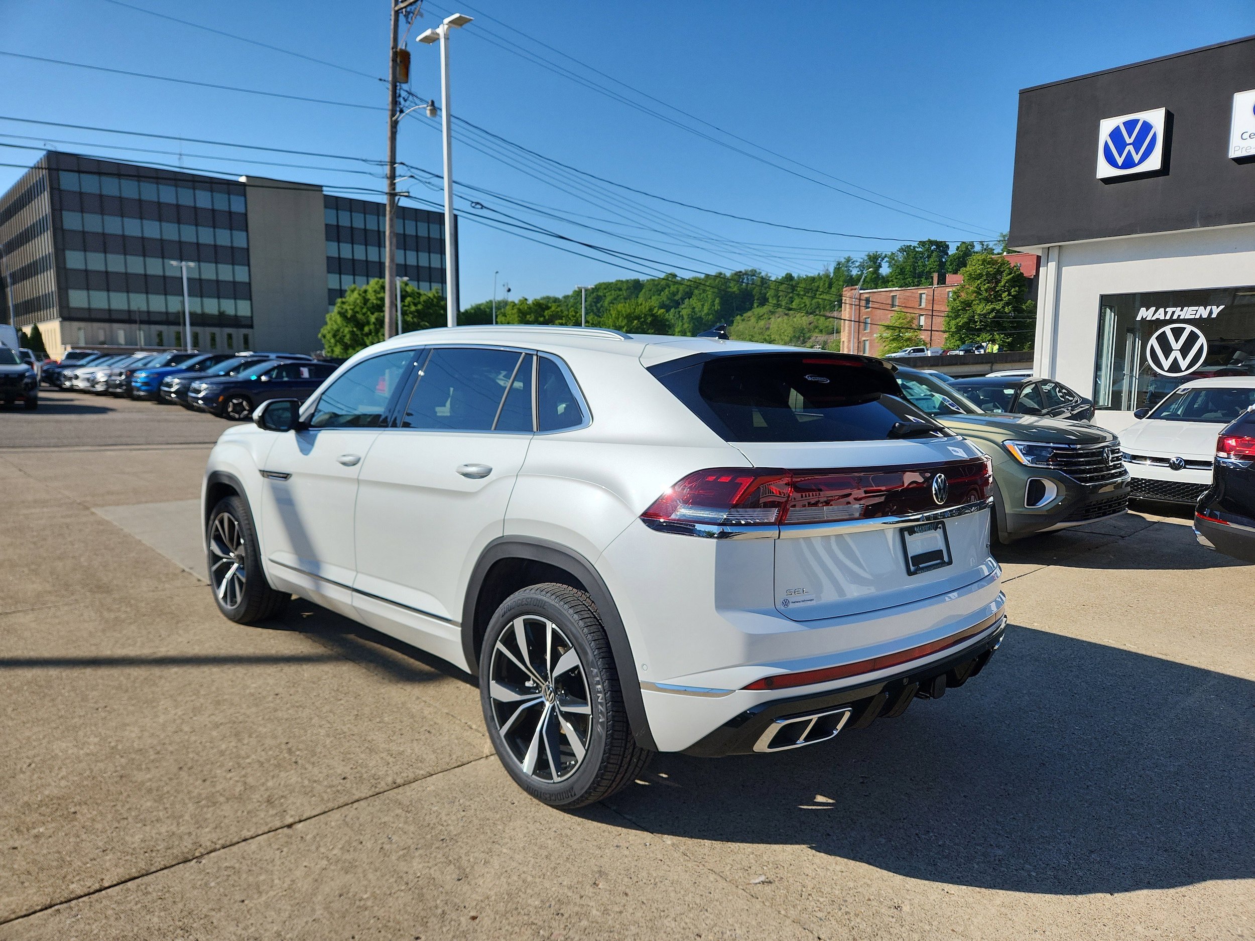New 2026 Volkswagen Atlas Cross Sport SEL Premium R-Line AWD/4WD image 3