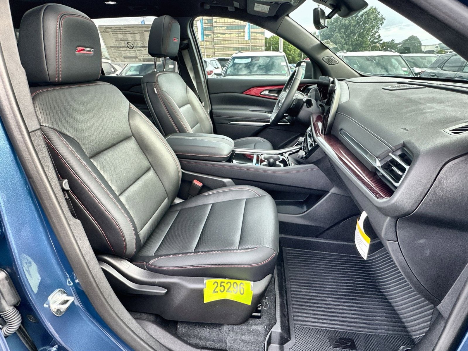New 2025 Chevrolet Traverse Z71 w/ Enhanced Driving Package image 22
