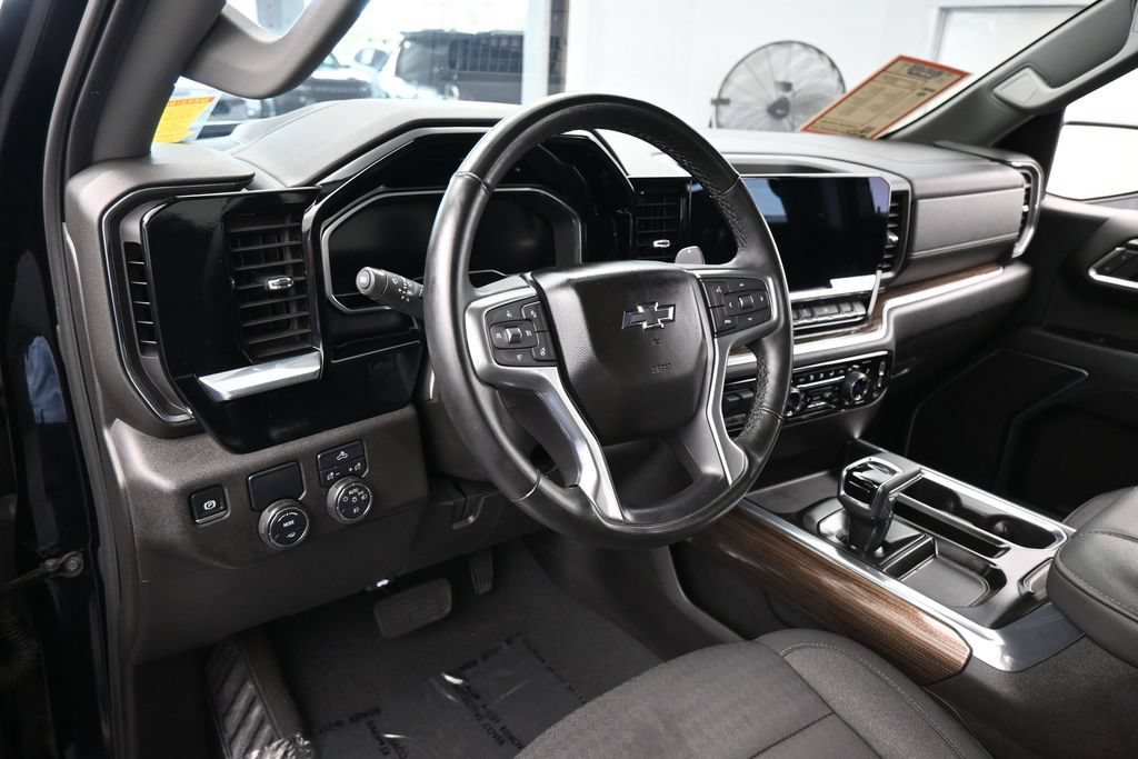 Used 2024 Chevrolet Silverado 1500 RST RWD image 11