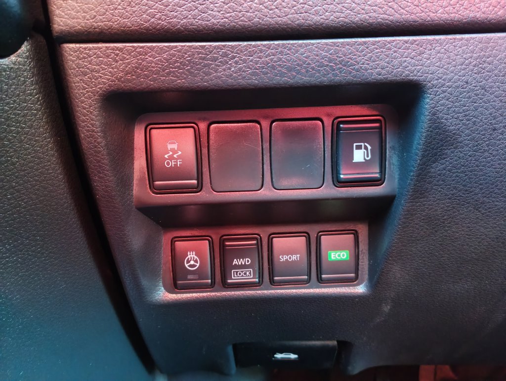 Used 2020 Nissan Rogue S AWD/4WD image 23