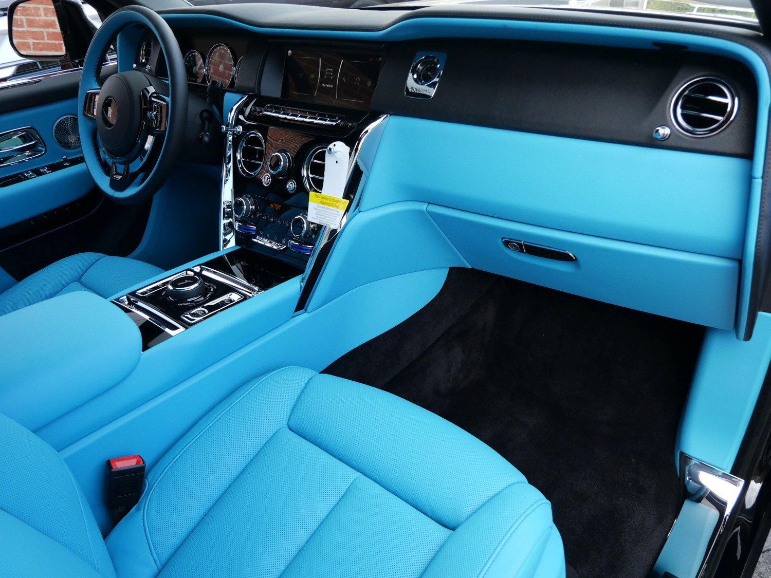 Used 2024 Rolls-Royce Cullinan image 34