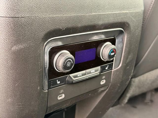 Used 2023 Chevrolet Suburban Premier image 10