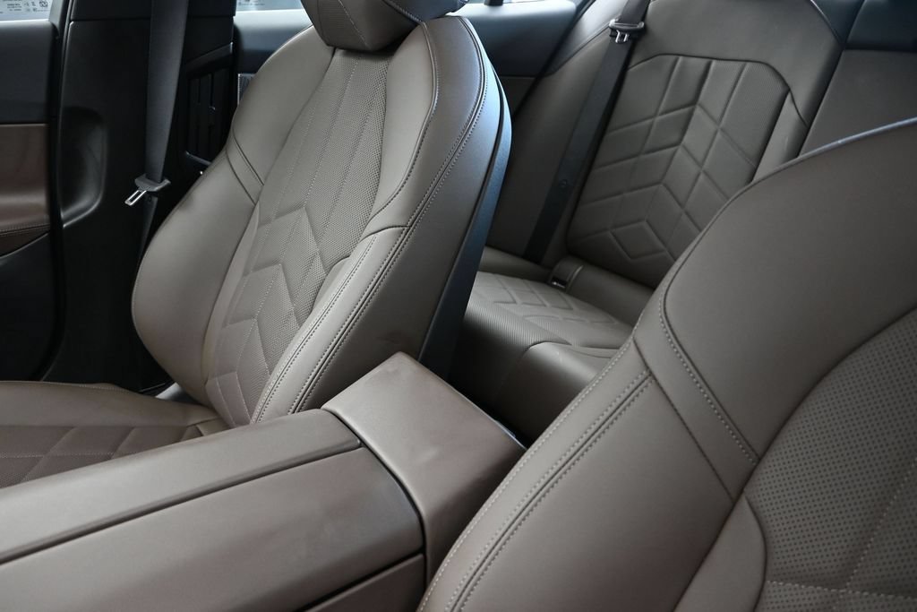 Certified 2026 BMW 530i RWD image 14