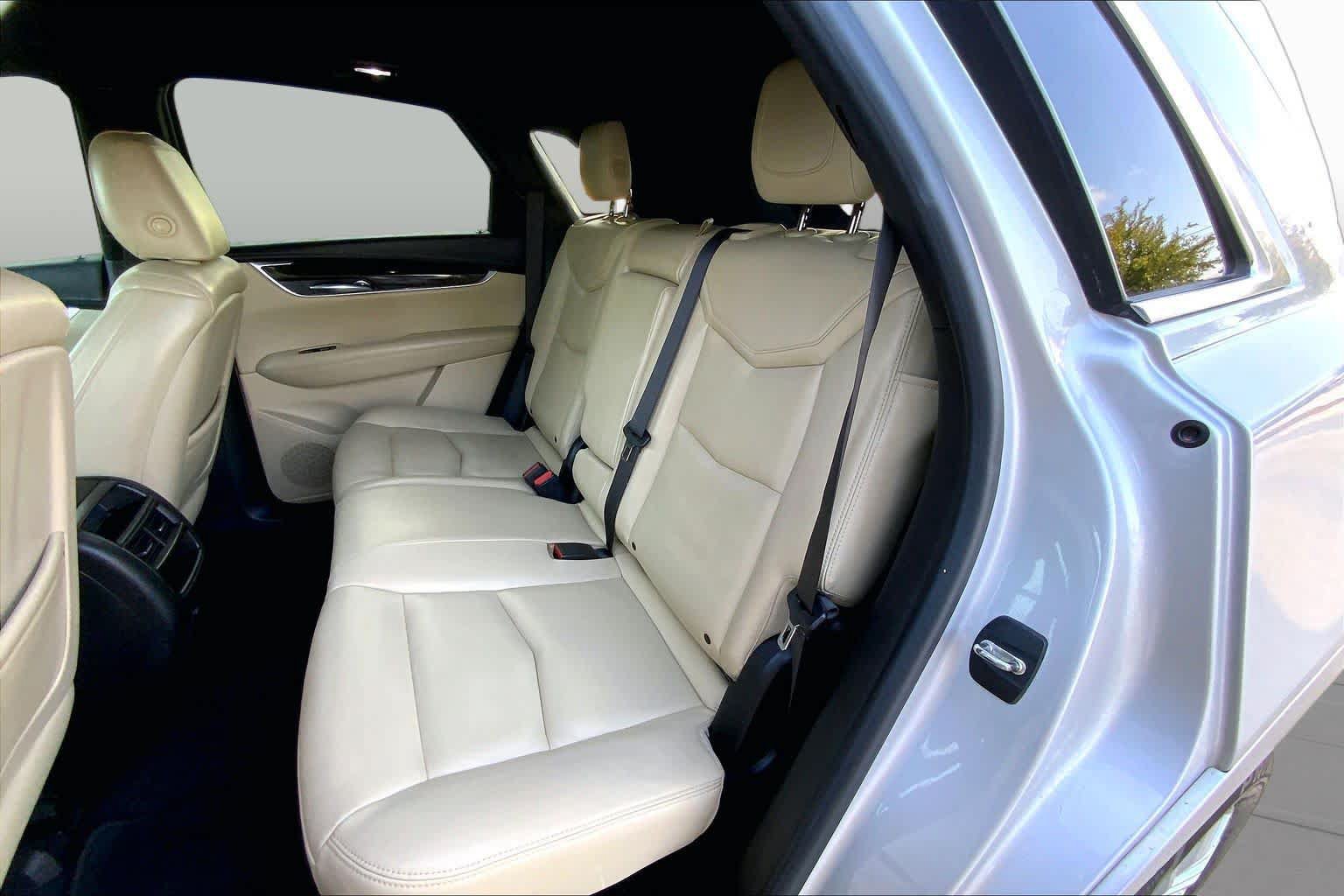 Used 2017 Cadillac XT5 FWD image 21