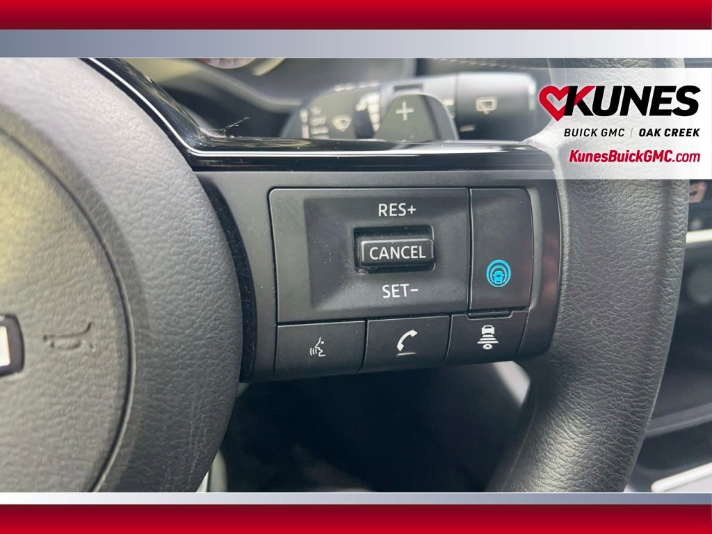 Used 2022 Nissan Rogue SV image 14