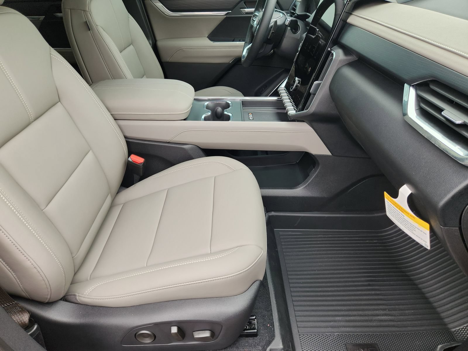 New 2026 GMC Acadia Elevation w/ Elevation Premium Package FWD image 17
