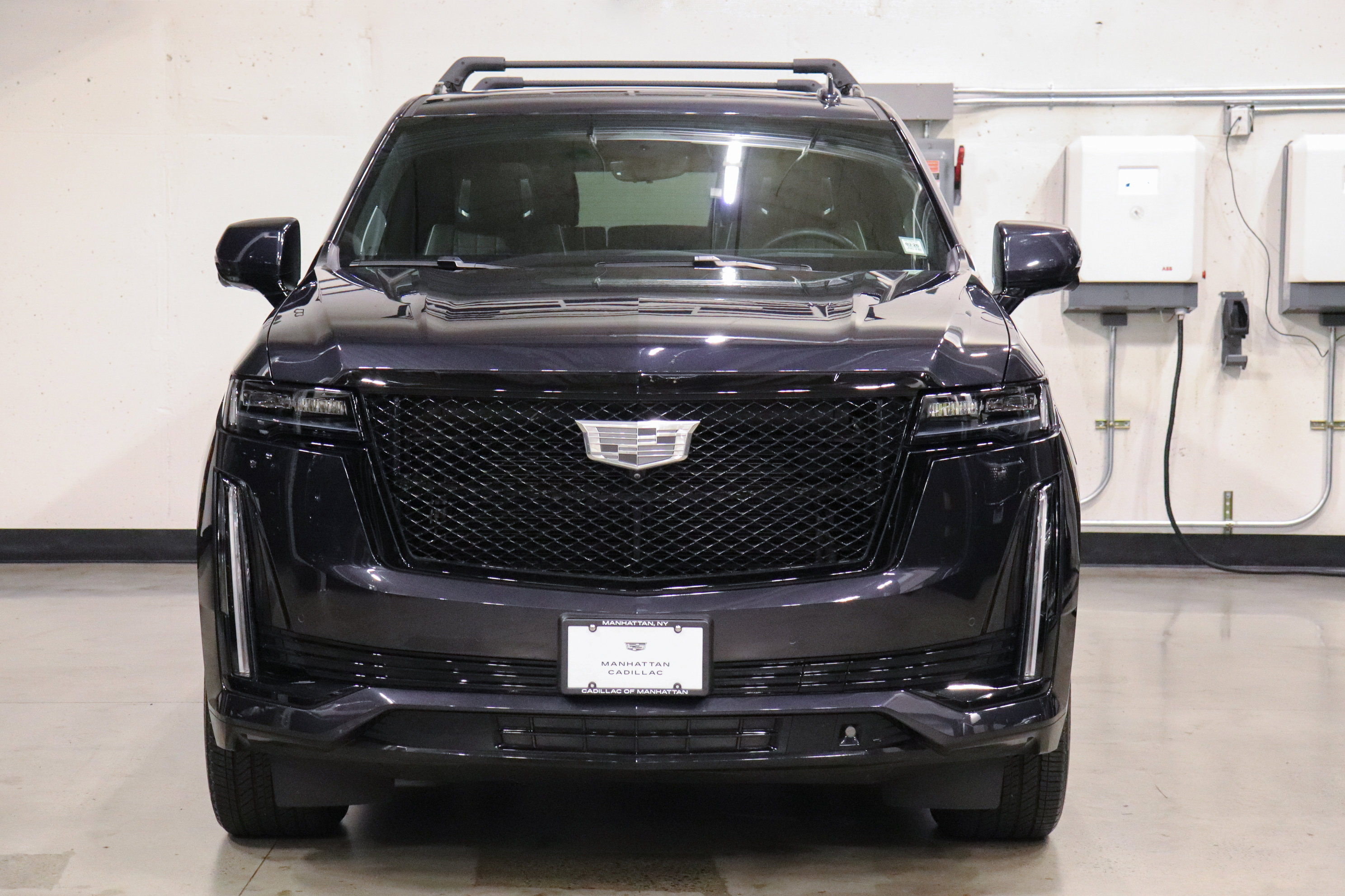 Certified 2023 Cadillac Escalade Sport Platinum w/ LPO, ONYX Package image 8