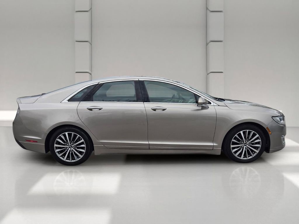 Used 2019 Lincoln MKZ Reserve FWD image 4
