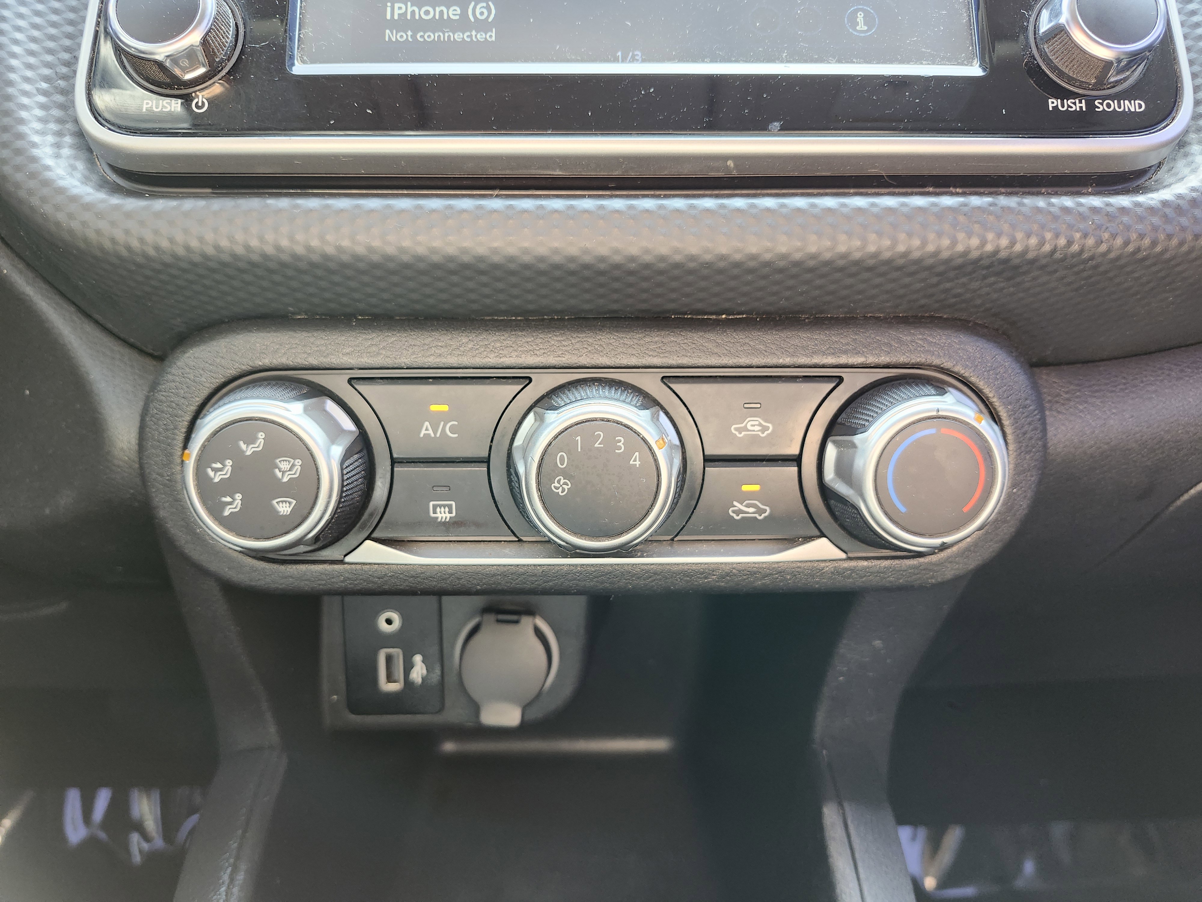 Used 2021 Nissan Kicks S image 28