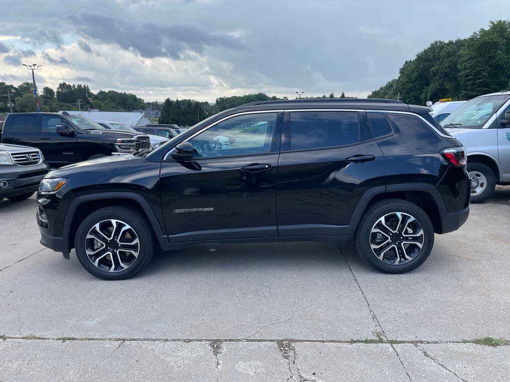 Used 2023 Jeep Compass Limited AWD/4WD image 7