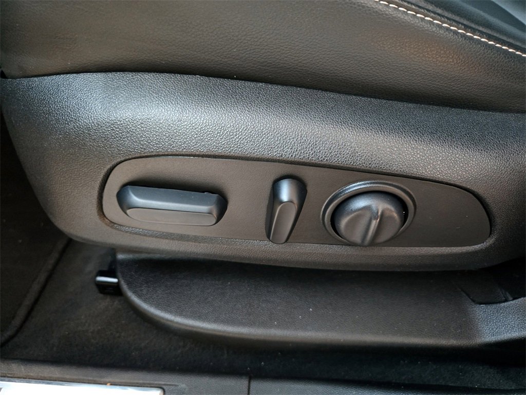 Used 2023 GMC Acadia SLT image 27