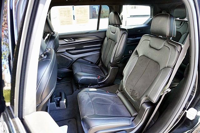 Certified 2023 Jeep Grand Cherokee L Laredo image 15