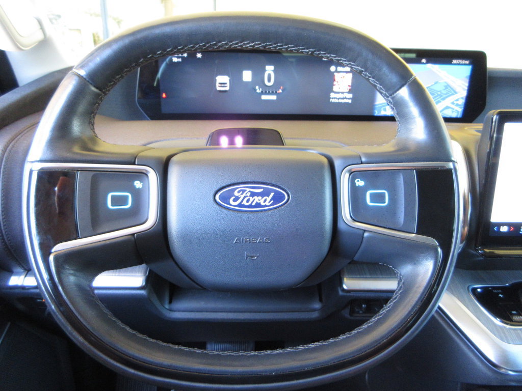 Certified 2025 Ford Expedition Max Platinum w/ Platinum Ultimate Package AWD/4WD image 15