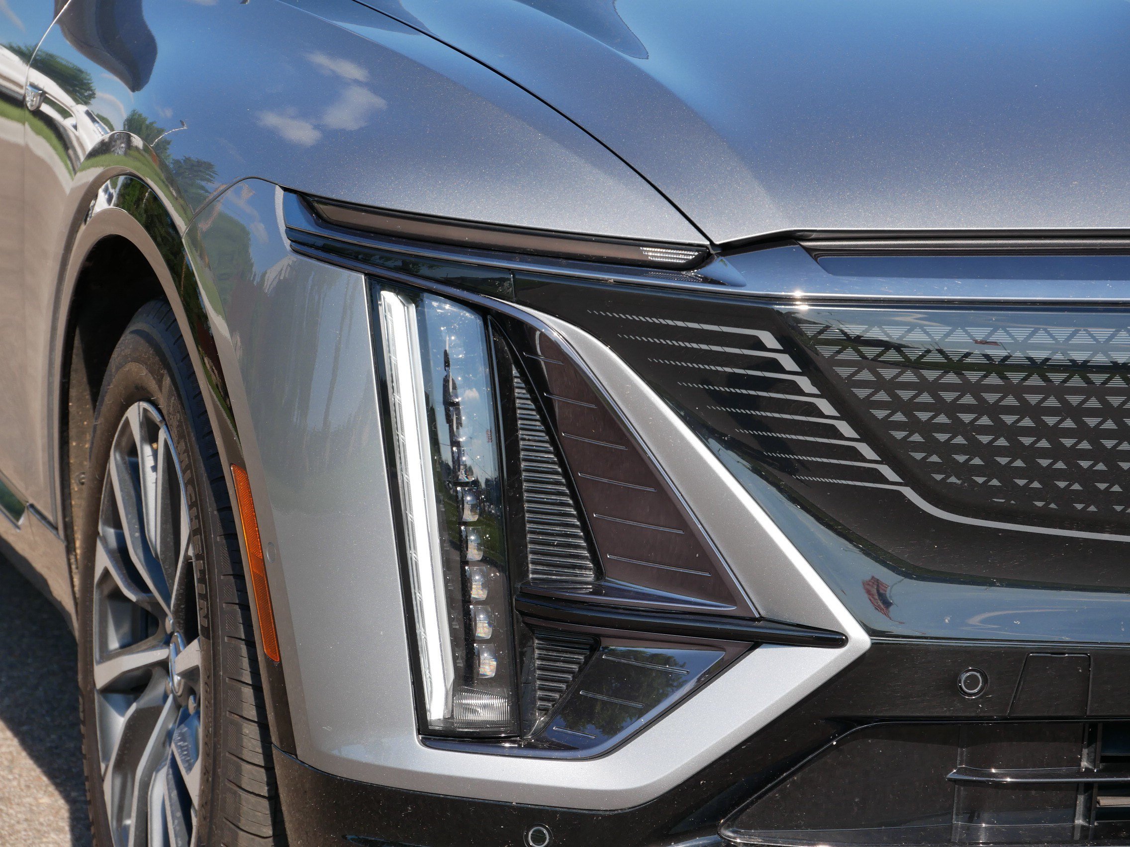 Certified 2024 Cadillac Lyriq Sport w/ LPO, Floor Liner Package AWD/4WD image 14