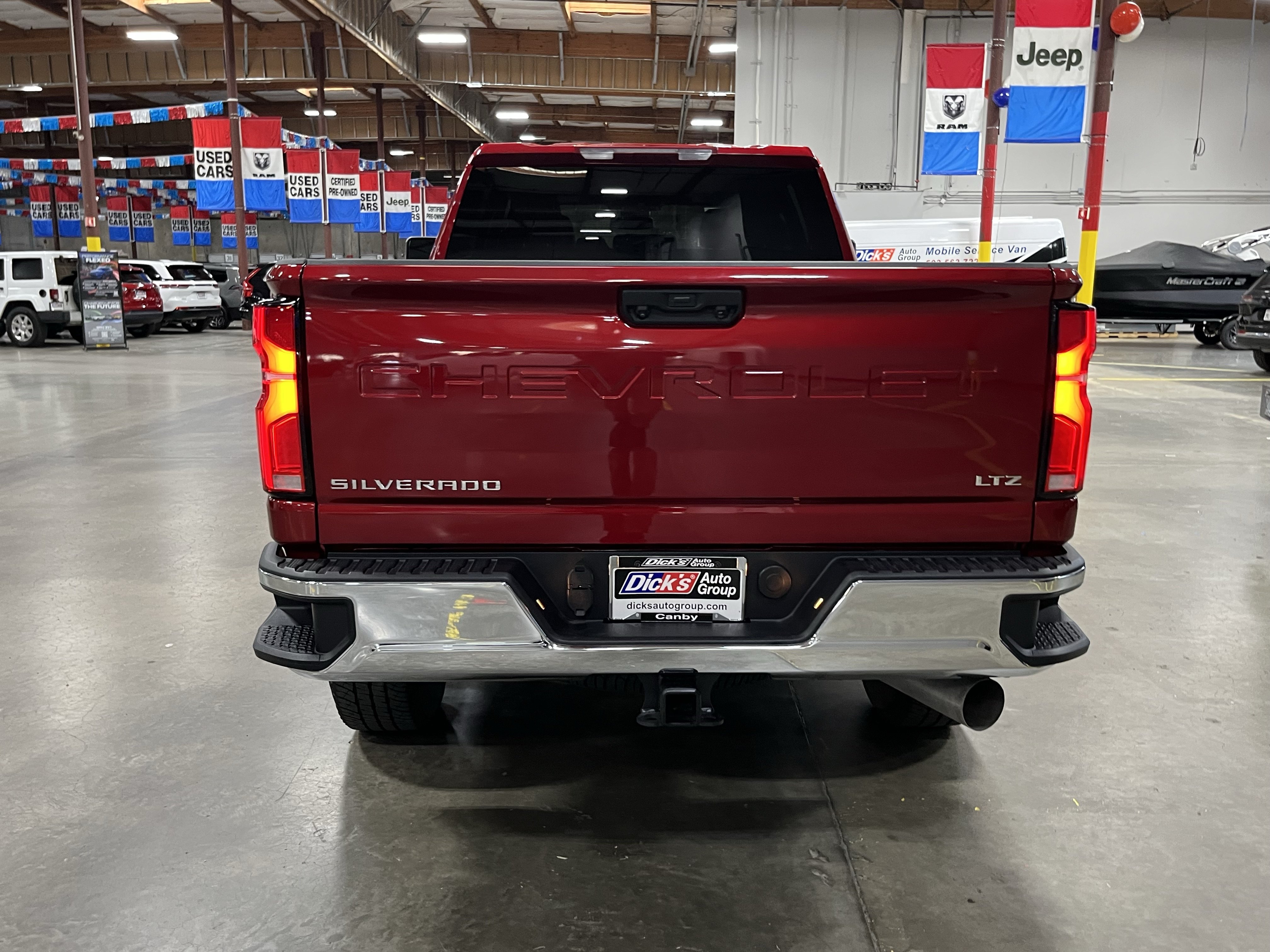 Used 2025 Chevrolet Silverado 3500 LTZ AWD/4WD image 7