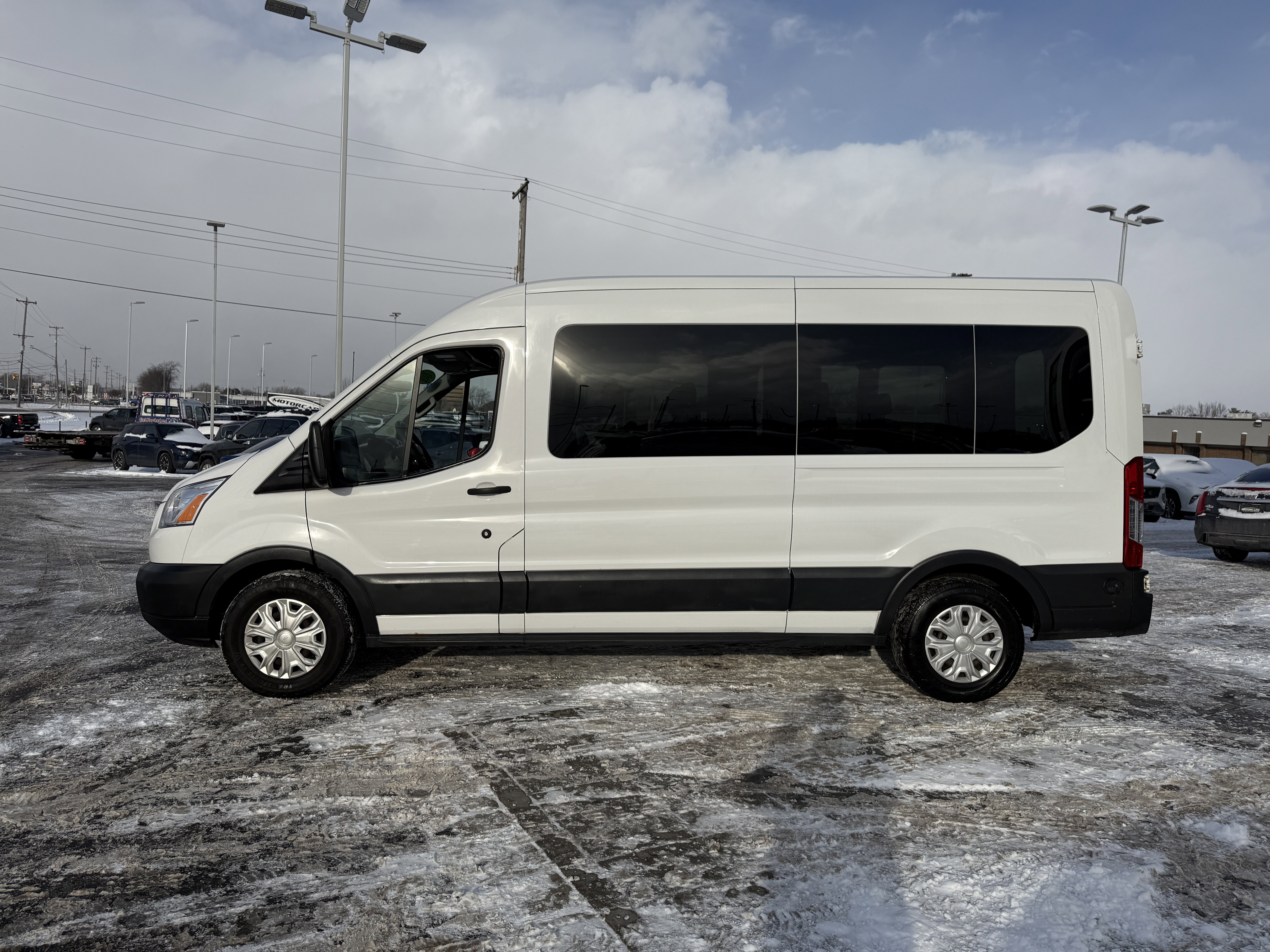 Used 2018 Ford Transit 350 XL image 3