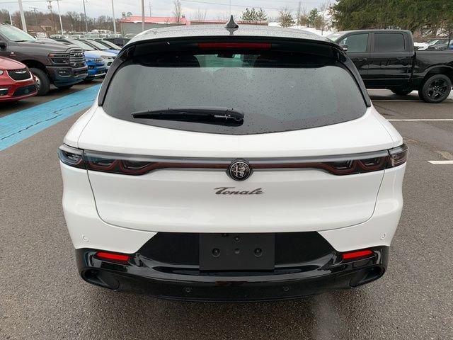 New 2026 Alfa Romeo Tonale w/ Black Premium Package AWD/4WD image 4