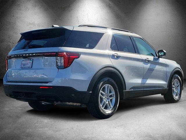 Used 2026 Ford Explorer Active RWD image 3