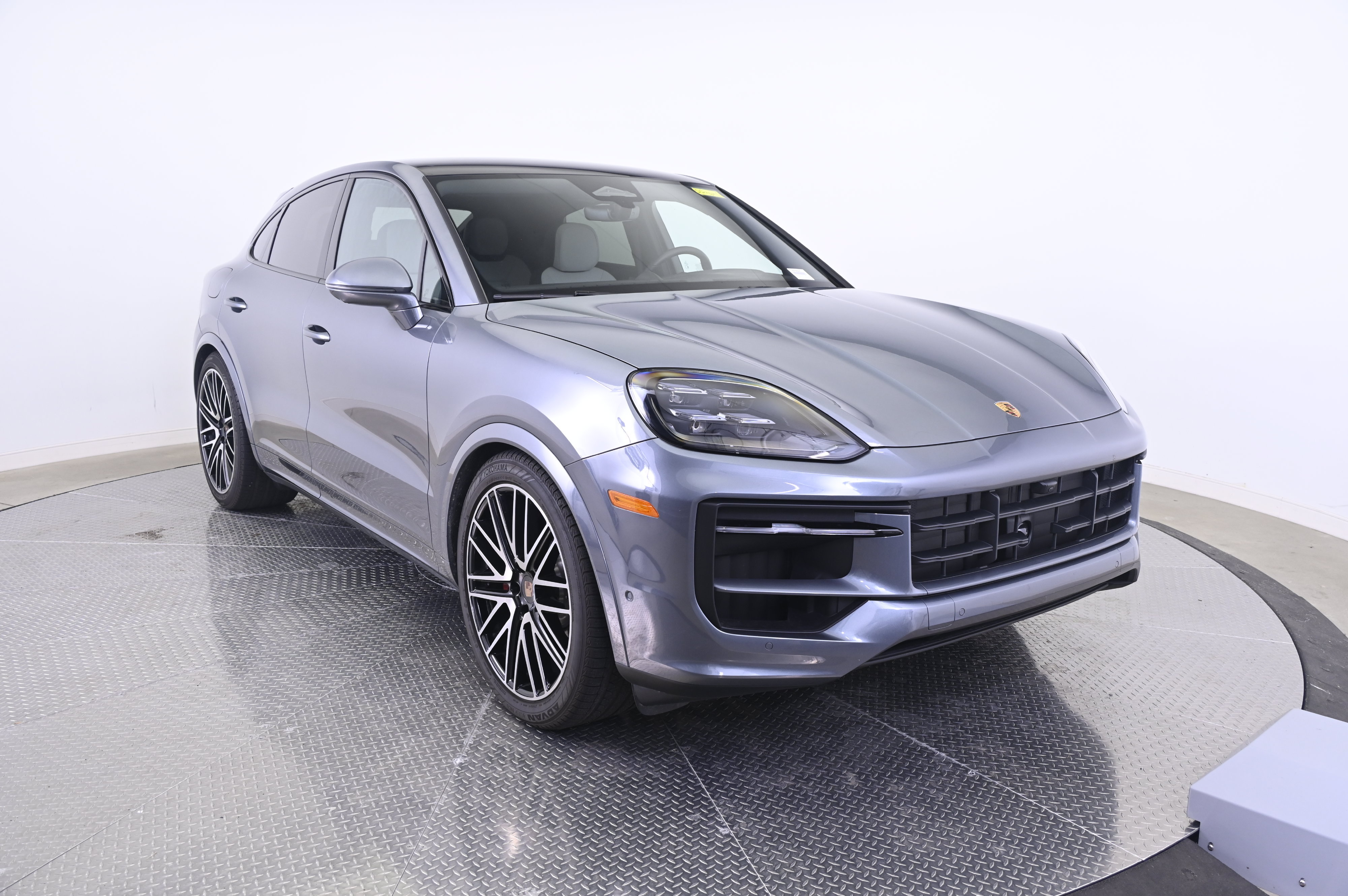 Certified 2026 Porsche Cayenne S AWD/4WD image 9