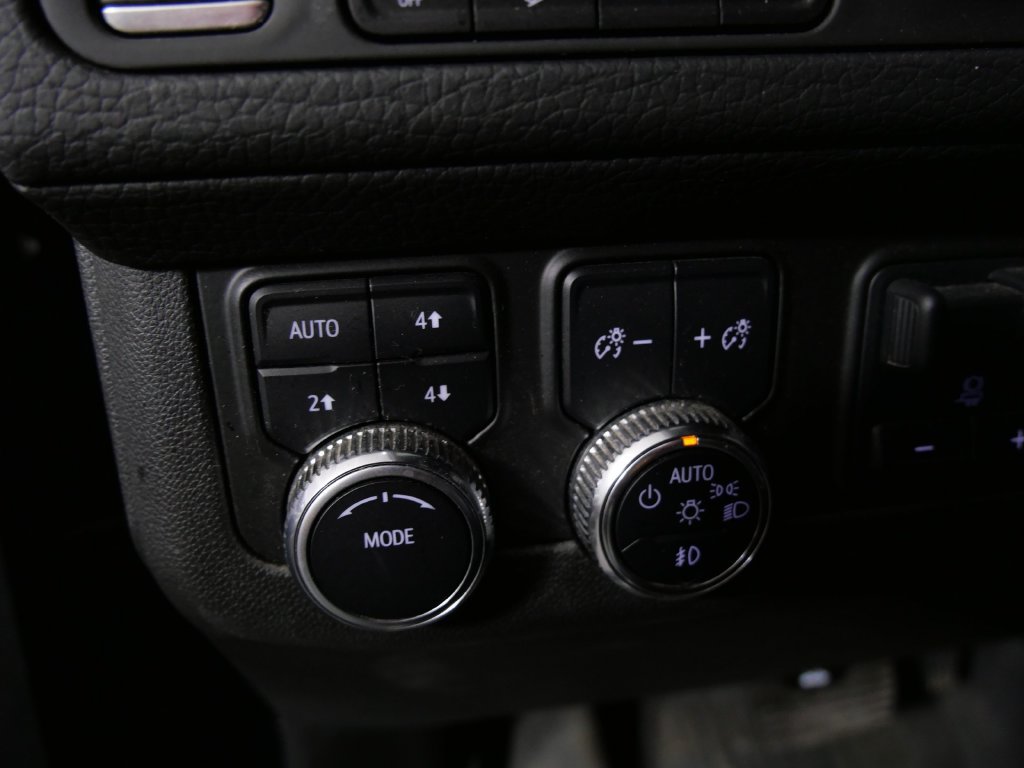 Used 2022 GMC Yukon Denali w/ Max Trailering Package AWD/4WD image 16