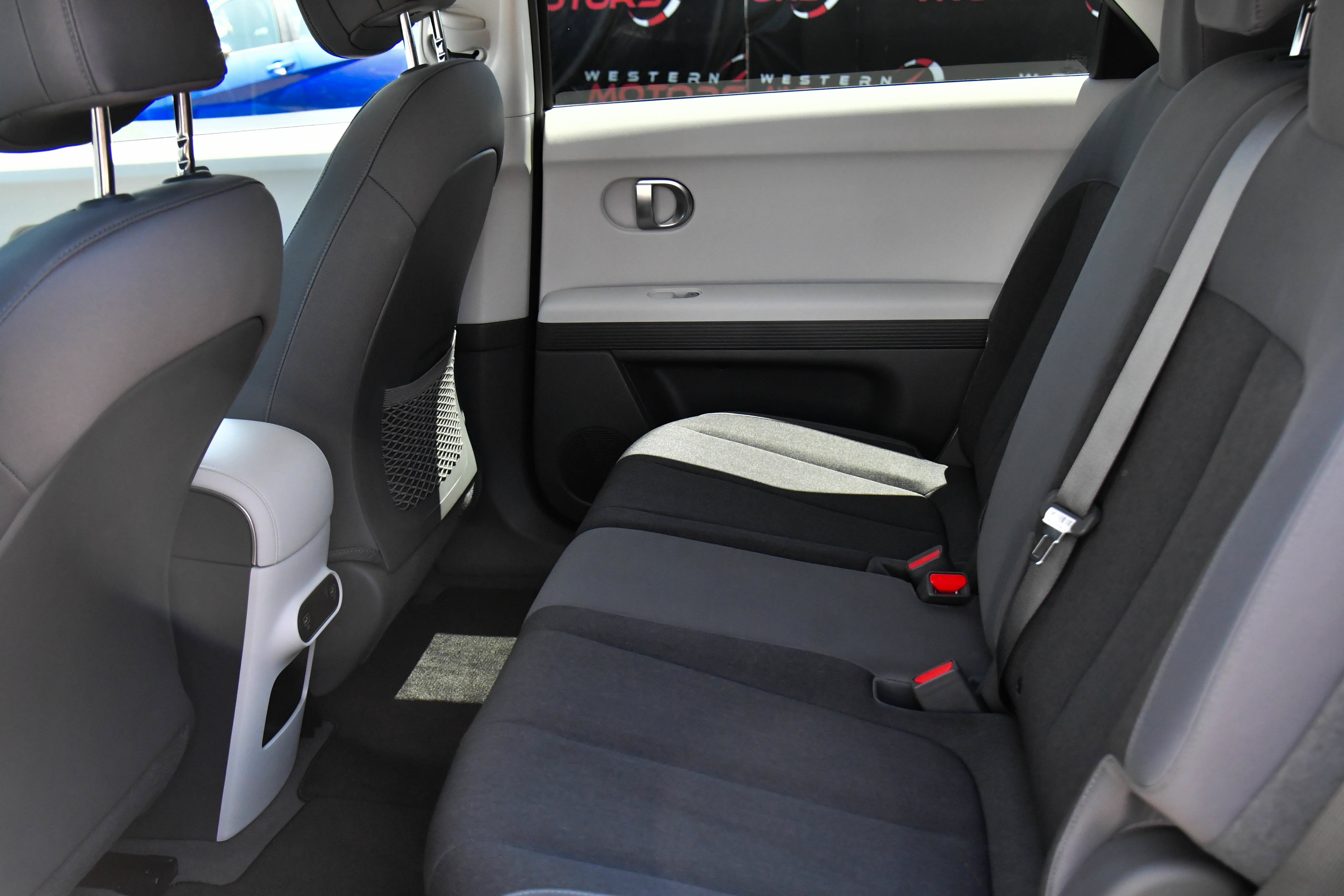 Used 2024 Hyundai Ioniq 5 SE RWD image 37