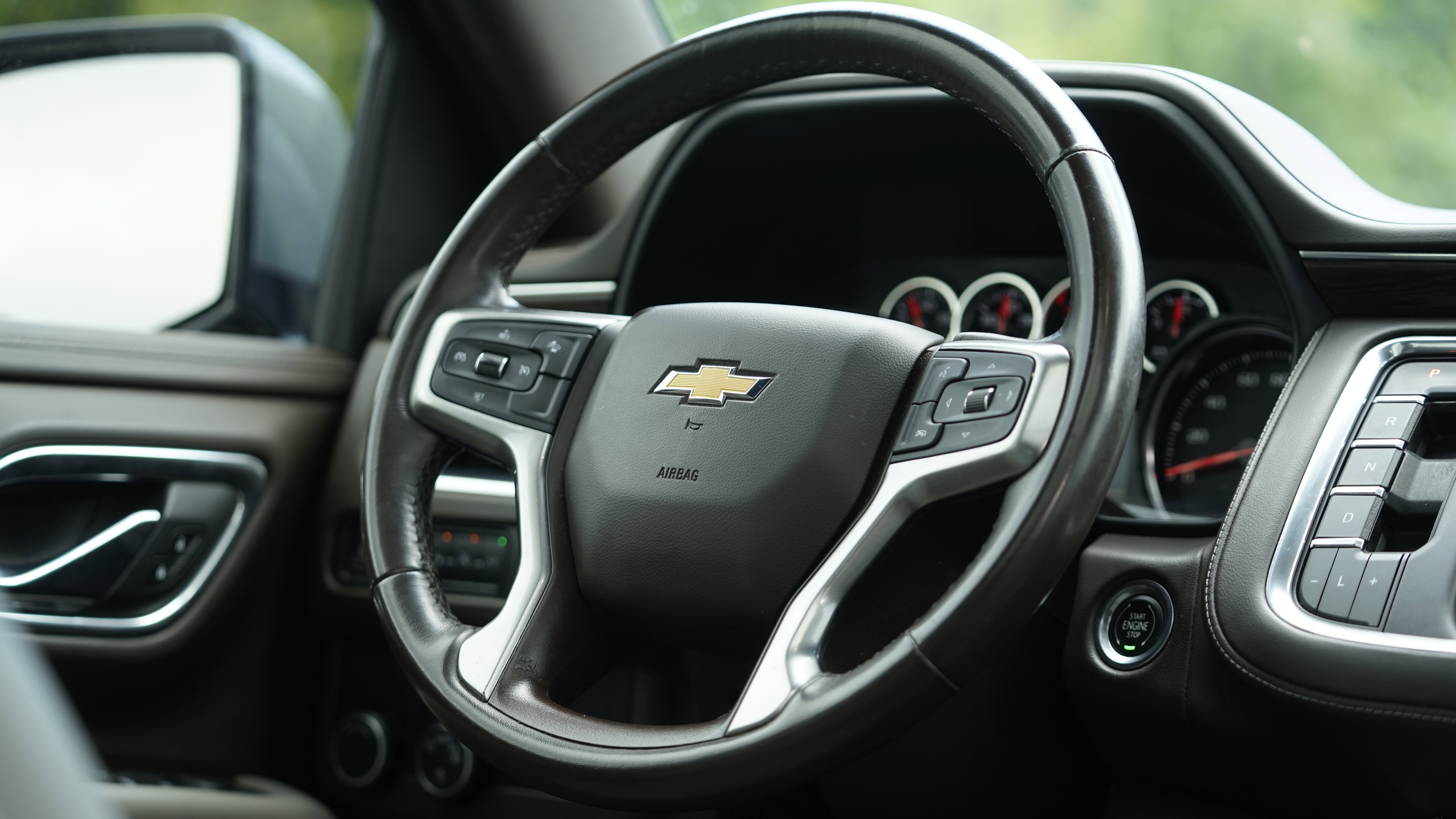 Used 2021 Chevrolet Suburban LT w/ Rear Media and Nav Package RWD image 23