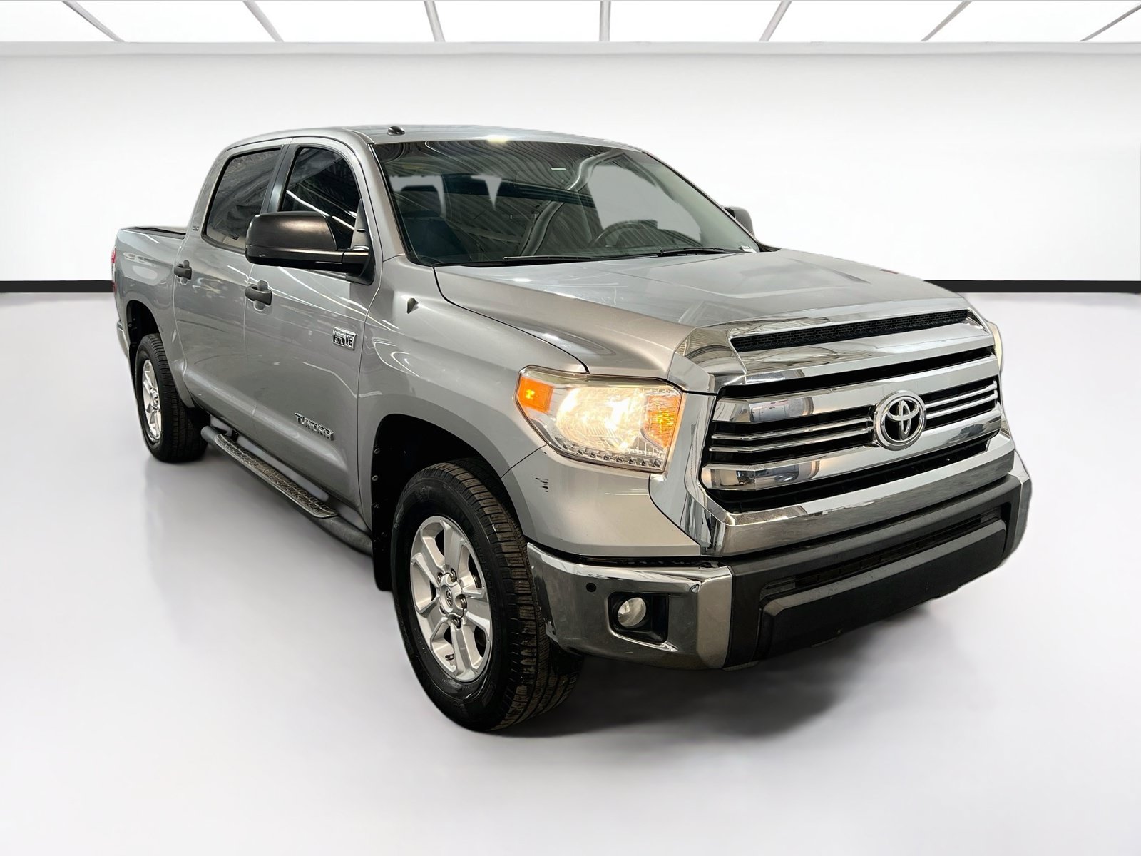 Used 2016 Toyota Tundra SR5 w/ SR5 Upgrade Package RWD image 3