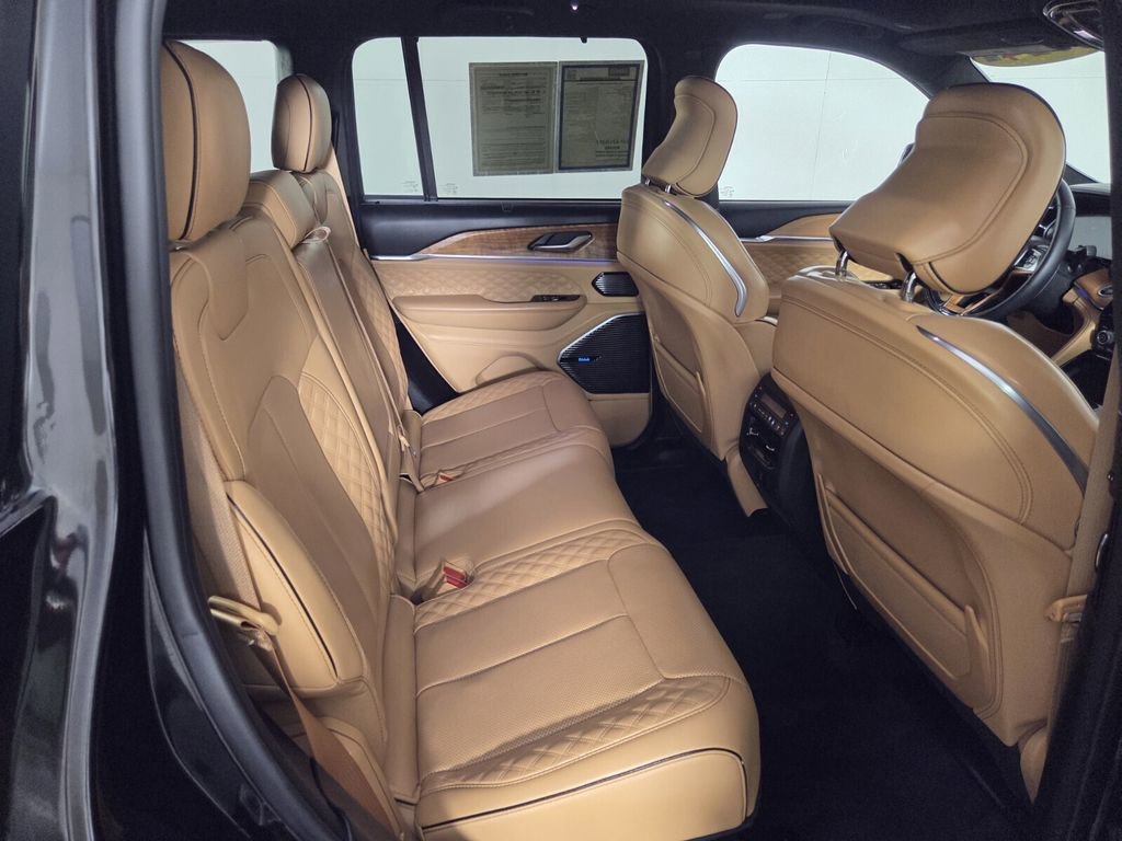 Used 2024 Jeep Grand Cherokee Summit image 30