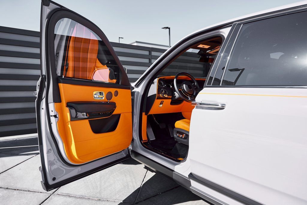 Used 2024 Rolls-Royce Cullinan Black Badge image 34